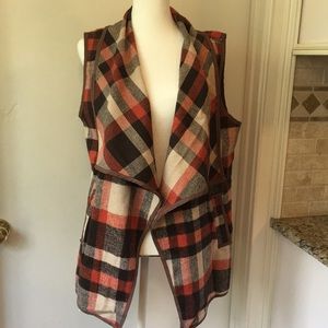 NWT Plaid pocket vest by Floral Blooming Size M